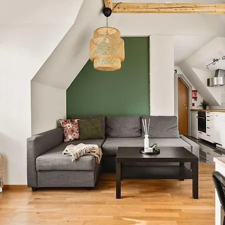 Dinbnb I Shopping, Cafes And Attractions At Your Doorstep! Leilighet