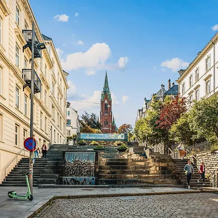Dinbnb I Shopping, Cafes And Attractions At Your Doorstep! Apartament *
