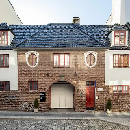 Dinbnb I Shopping, Cafes And Attractions At Your Doorstep! Leilighet