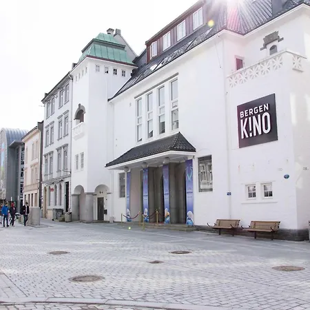 Dinbnb I Shopping, Cafes And Attractions At Your Doorstep! Bergen